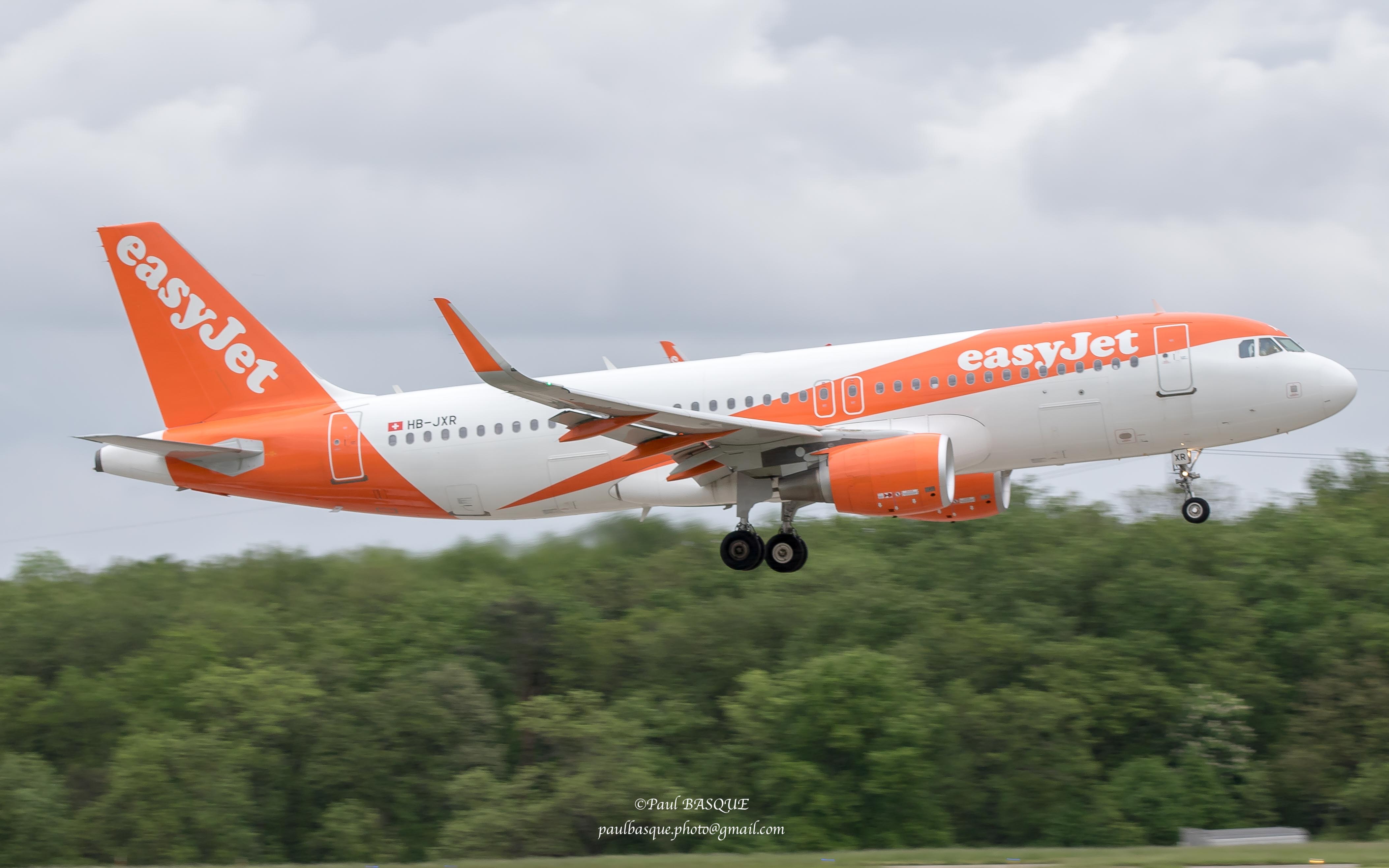 HB-JXR/HBJXR easyJet Switzerland Airbus A320-214(SL) Photo by Erazkiel - AVSpotters.com