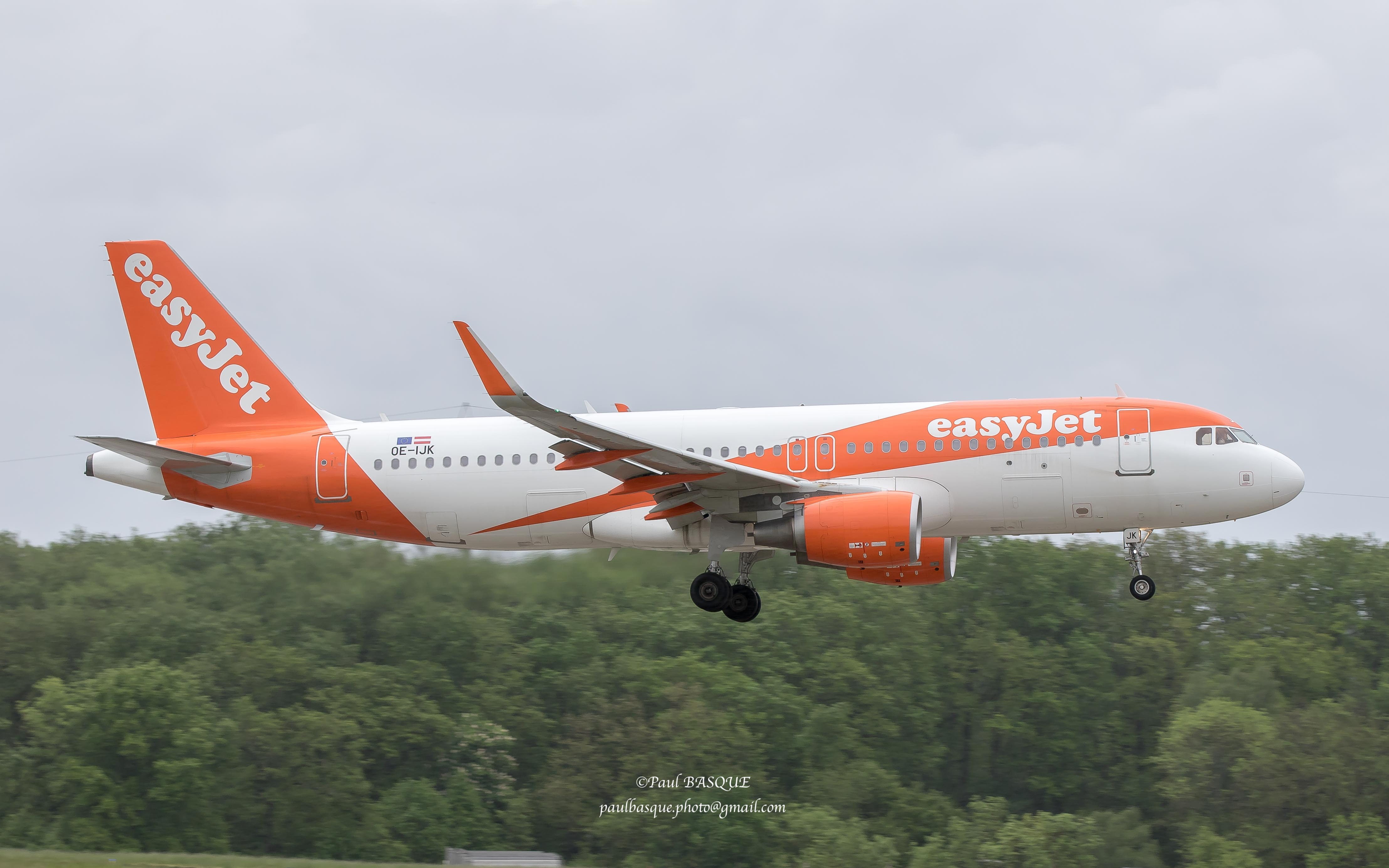 OE-IJK/OEIJK easyJet Europe Airbus A320-214(SL) Photo by Erazkiel - AVSpotters.com