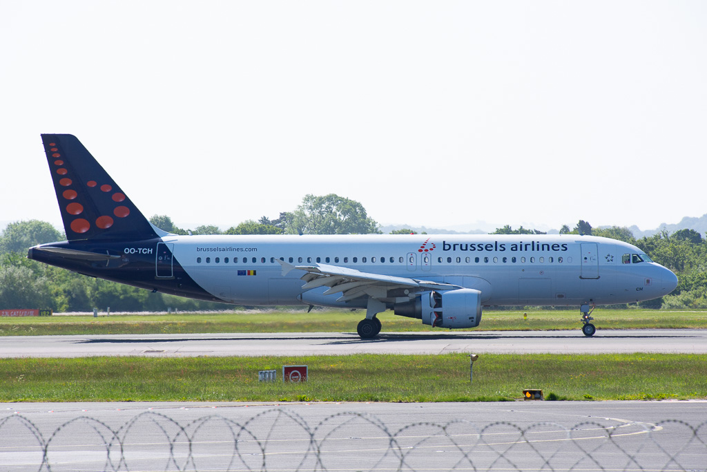 OO-TCH/OOTCH Brussels Airlines Airbus A320 Airframe Information - AVSpotters.com