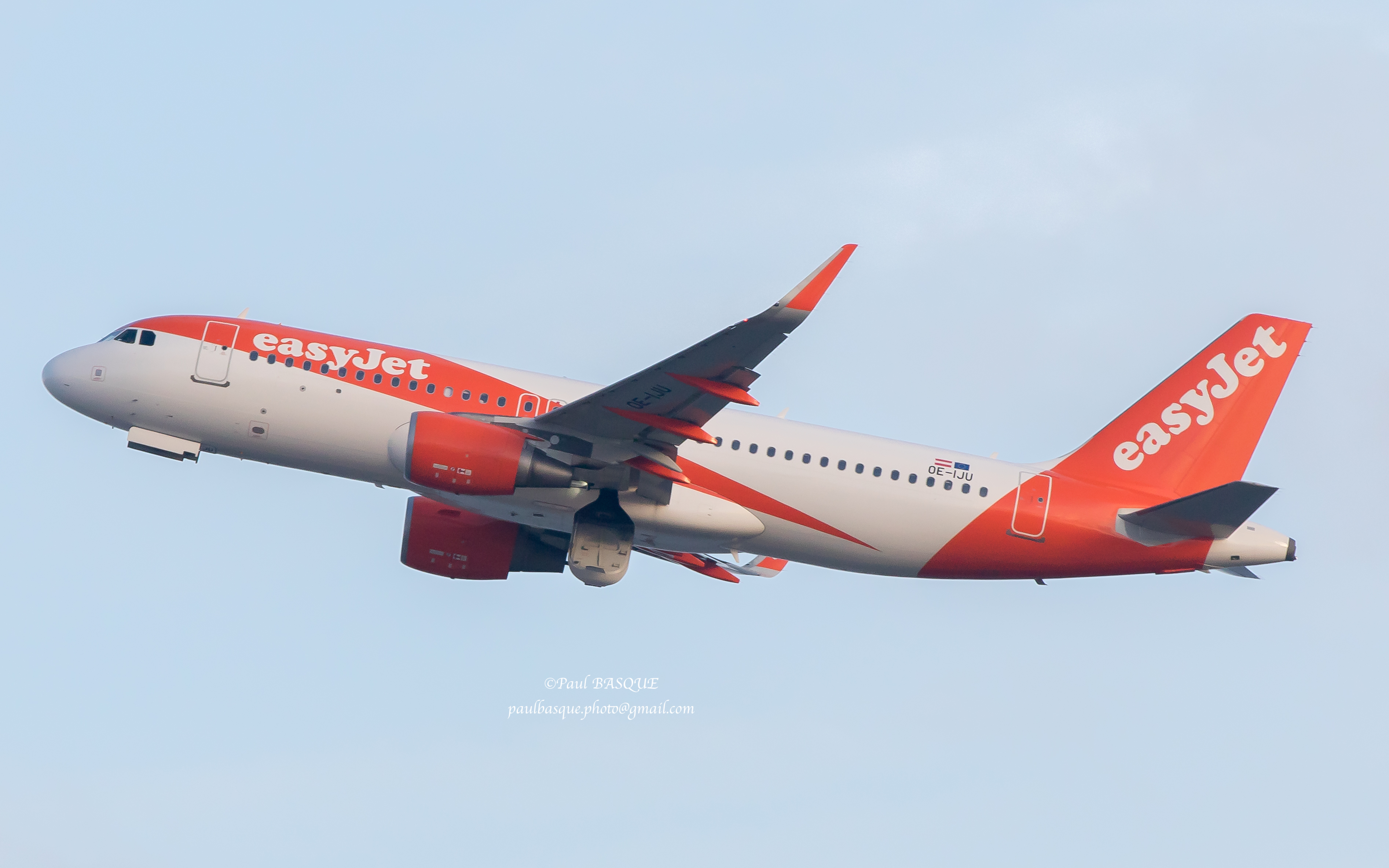 OE-IJU/OEIJU easyJet Europe Airbus A320-214(SL) Photo by Erazkiel - AVSpotters.com