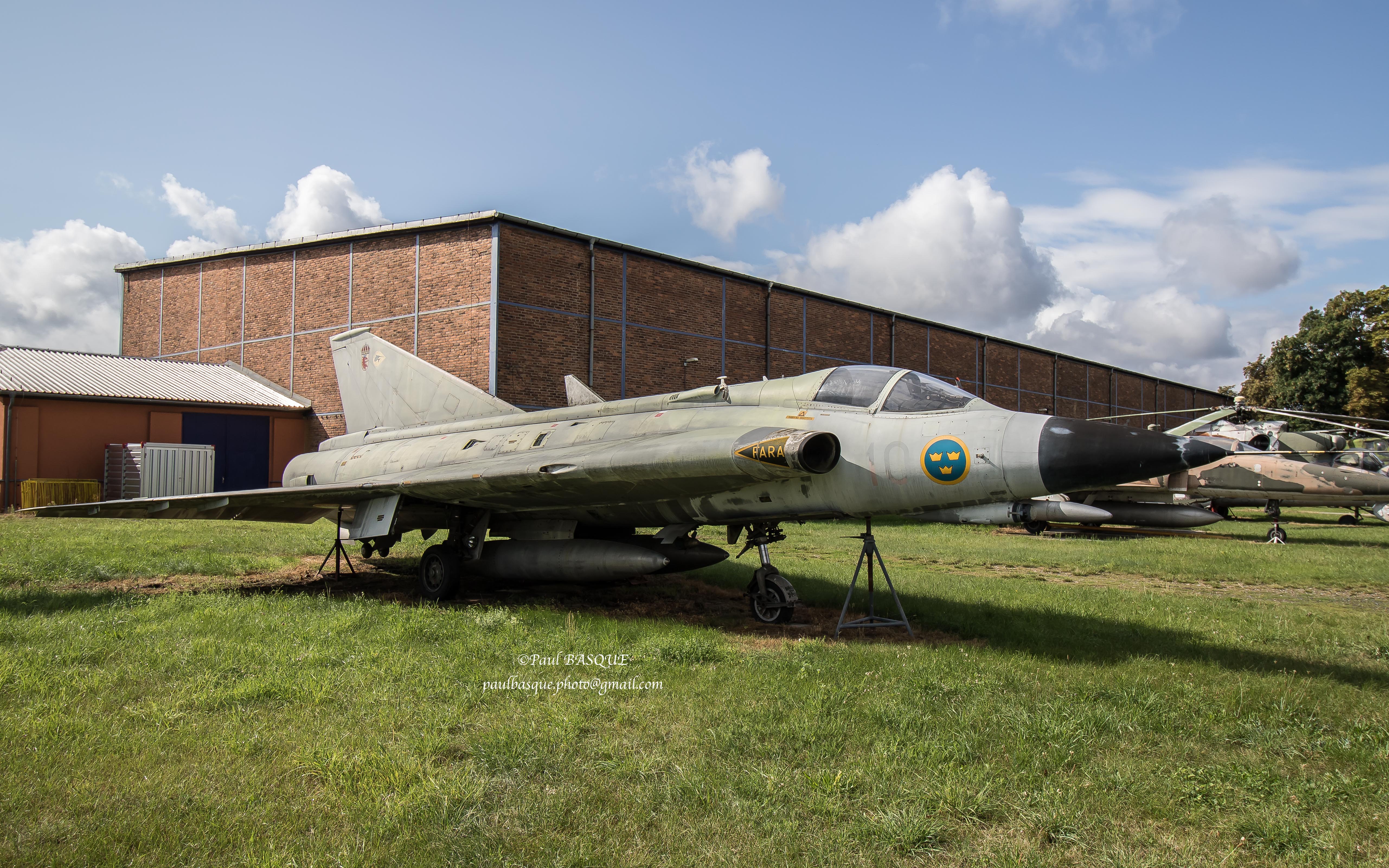 35518/35518 Swedish Air Force Saab J-35F Draken Photo by Erazkiel - AVSpotters.com