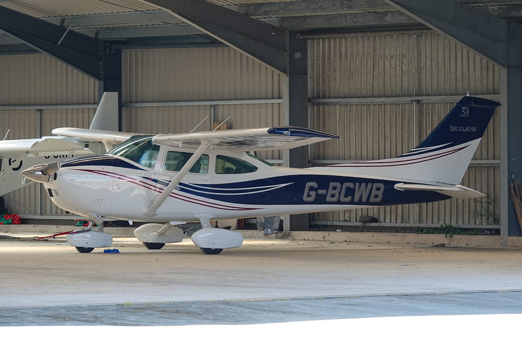 G-BCWB/GBCWB Private Cessna 182 Skylane Airframe Information - AVSpotters.com