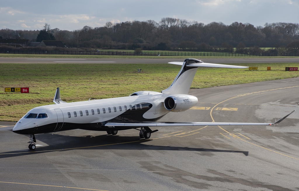 N121CL/N121CL TVPX Aircraft Solutions Bombardier BD-700-2A12 Global 7500 Photo by Ayronautica - AVSpotters.com