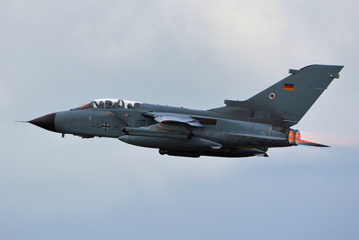 46+36/46+36 German Air Force Panavia Tornado Airframe Information - AVSpotters.com