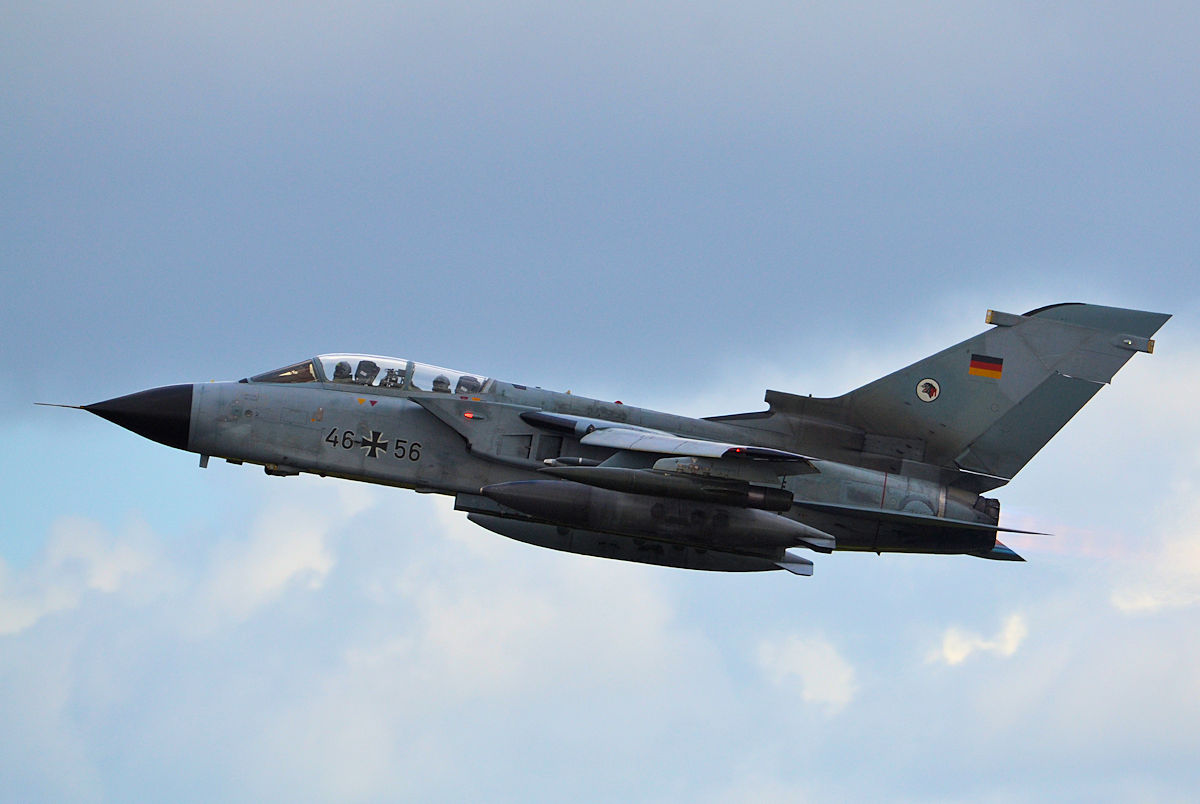 46+56/46+56 German Air Force Panavia Tornado Airframe Information - AVSpotters.com