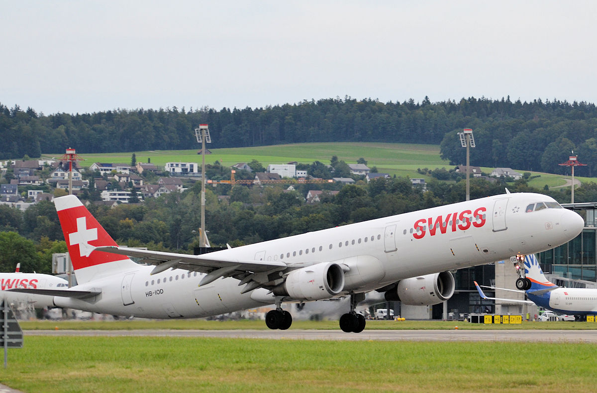 HB-IOD/HBIOD Swiss International Air Lines Airbus A321-111 Photo by Warthog1 - AVSpotters.com