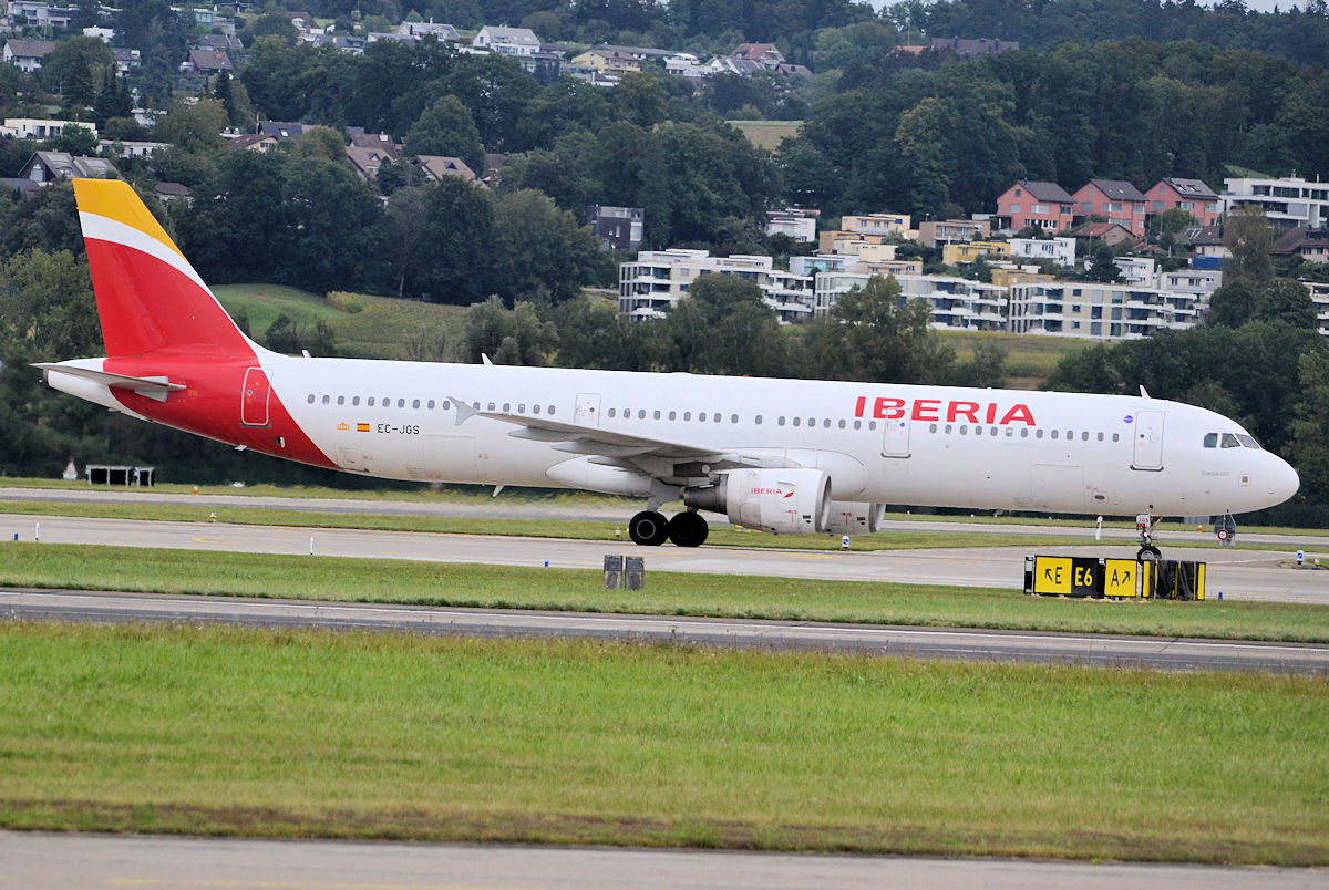 EC-JGS/ECJGS Iberia Airbus A321-213 Photo by Warthog1 - AVSpotters.com