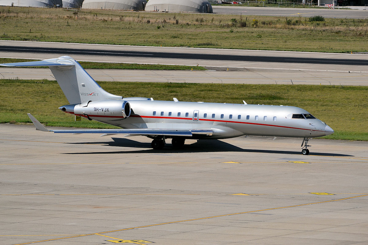 9H-VJX/9HVJX VistaJet Malta Bombardier BD-700-1A10 Global 6000 Photo by Warthog1 - AVSpotters.com