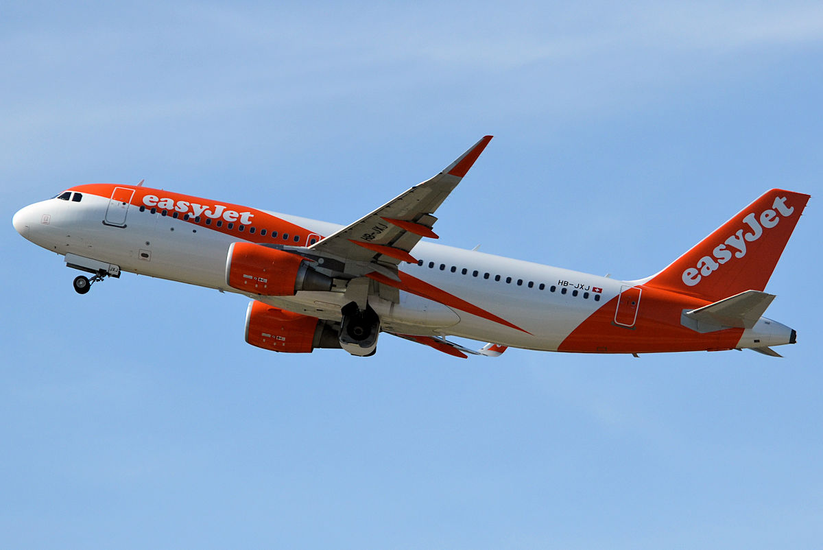 HB-JXJ/HBJXJ easyJet Switzerland Airbus A320-214(SL) Photo by Warthog1 - AVSpotters.com