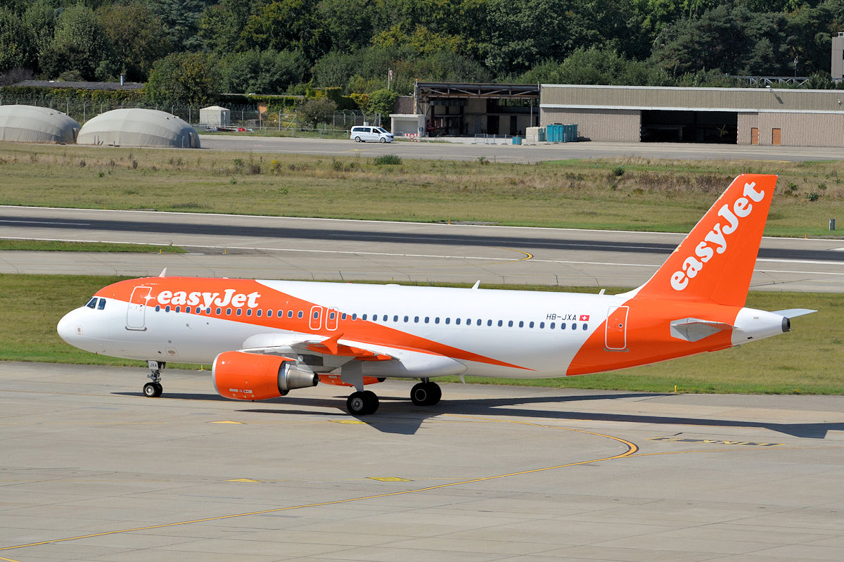 HB-JXA/HBJXA easyJet Switzerland Airbus A320-214 Photo by Warthog1 - AVSpotters.com