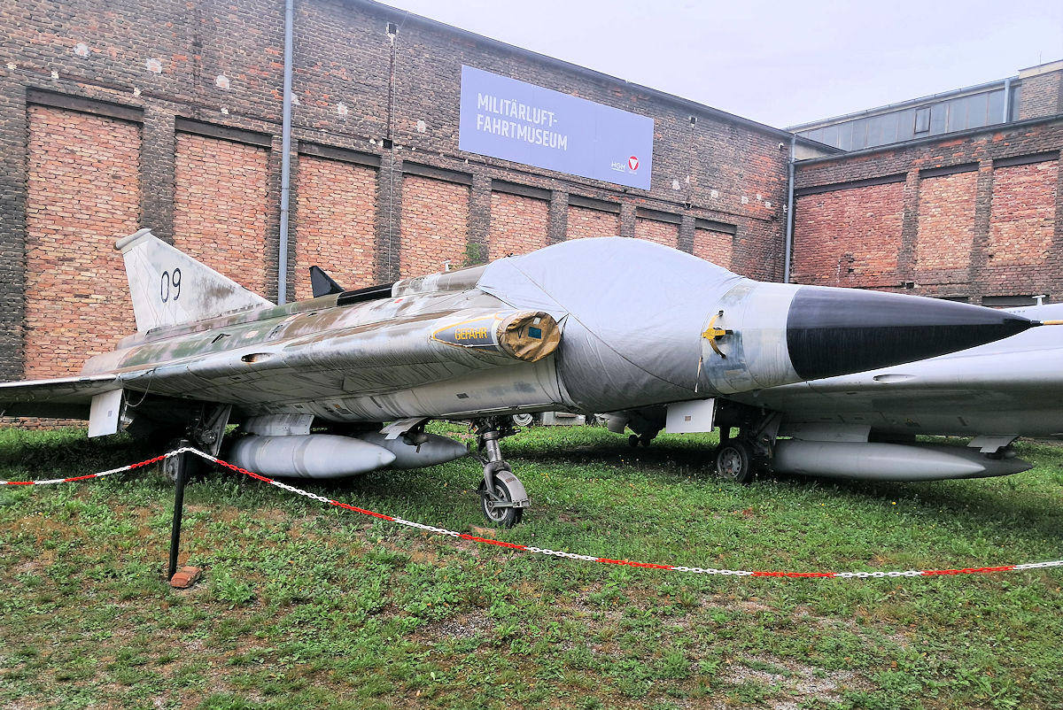 09/09 Austrian Air Force Saab J-35OE Draken Photo by Warthog1 - AVSpotters.com