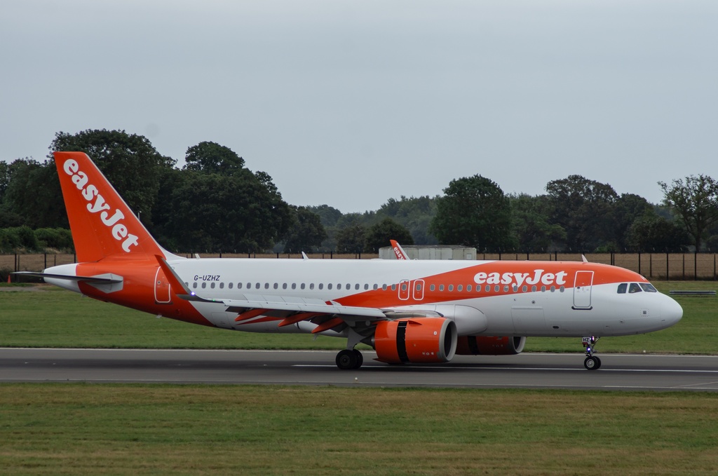 G-UZHZ/GUZHZ easyJet Airbus A320neo Airframe Information - AVSpotters.com