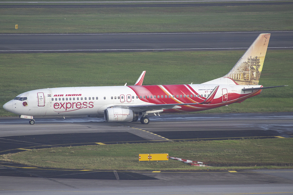 VT-AXW/VTAXW Air India Express Boeing 737 NG Airframe Information - AVSpotters.com