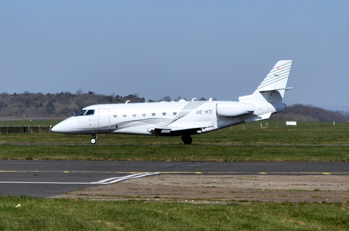 YR-TII/YRTII Corporate IAI 1126 Galaxy / G200 Airframe Information - AVSpotters.com